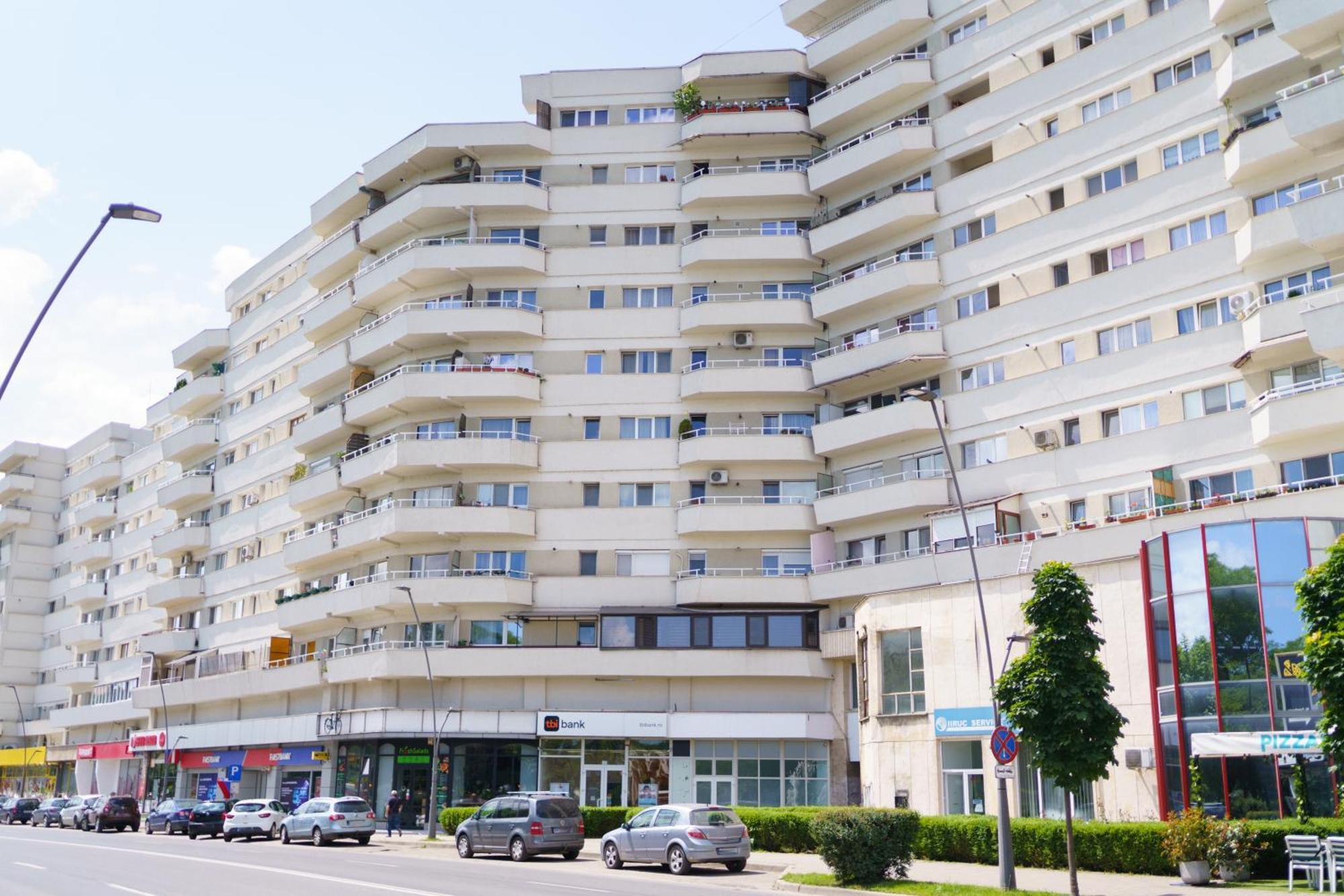 Pasiro Aparthotel Алба Юлия Екстериор снимка