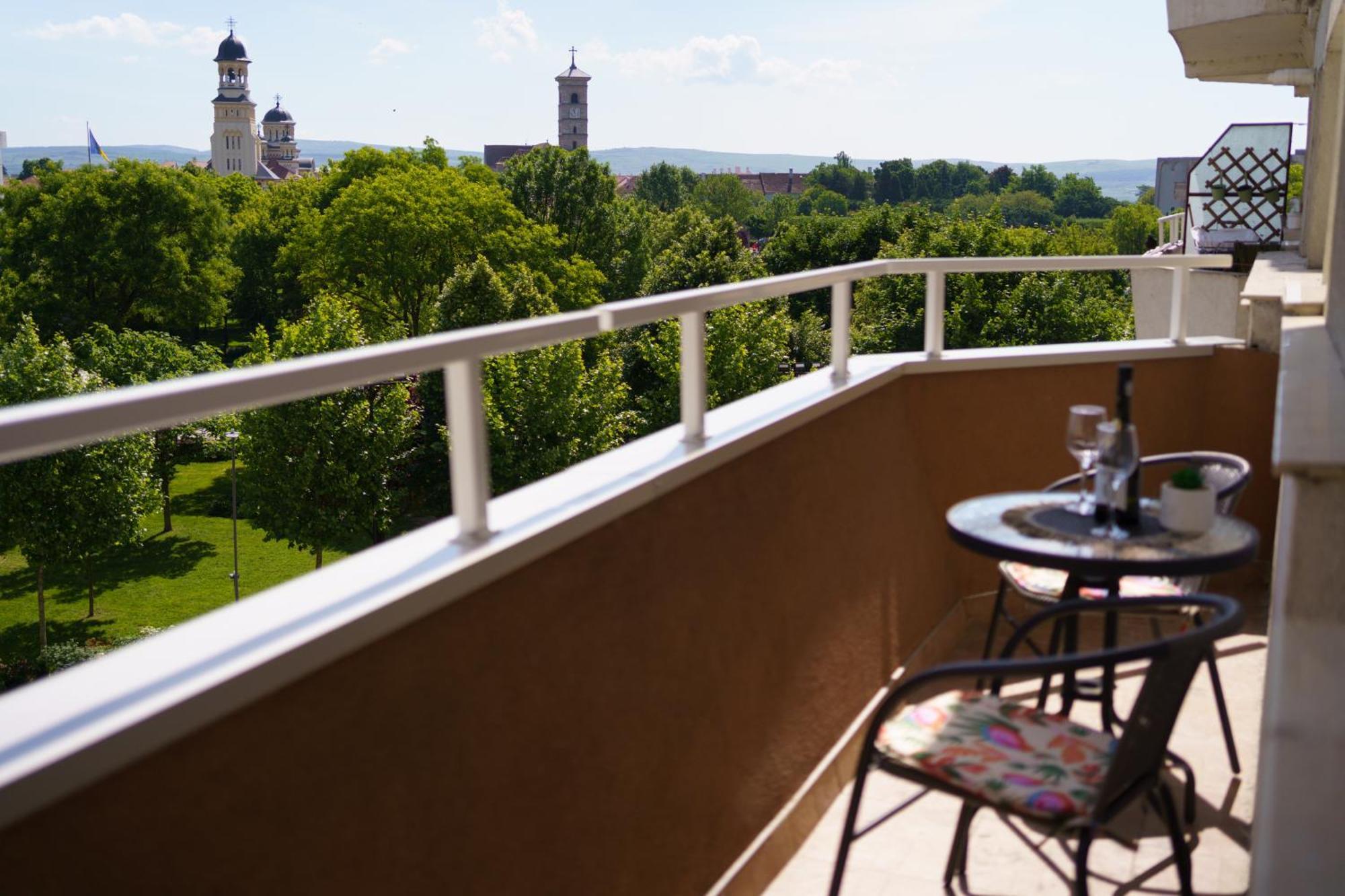 Pasiro Aparthotel Алба Юлия Екстериор снимка